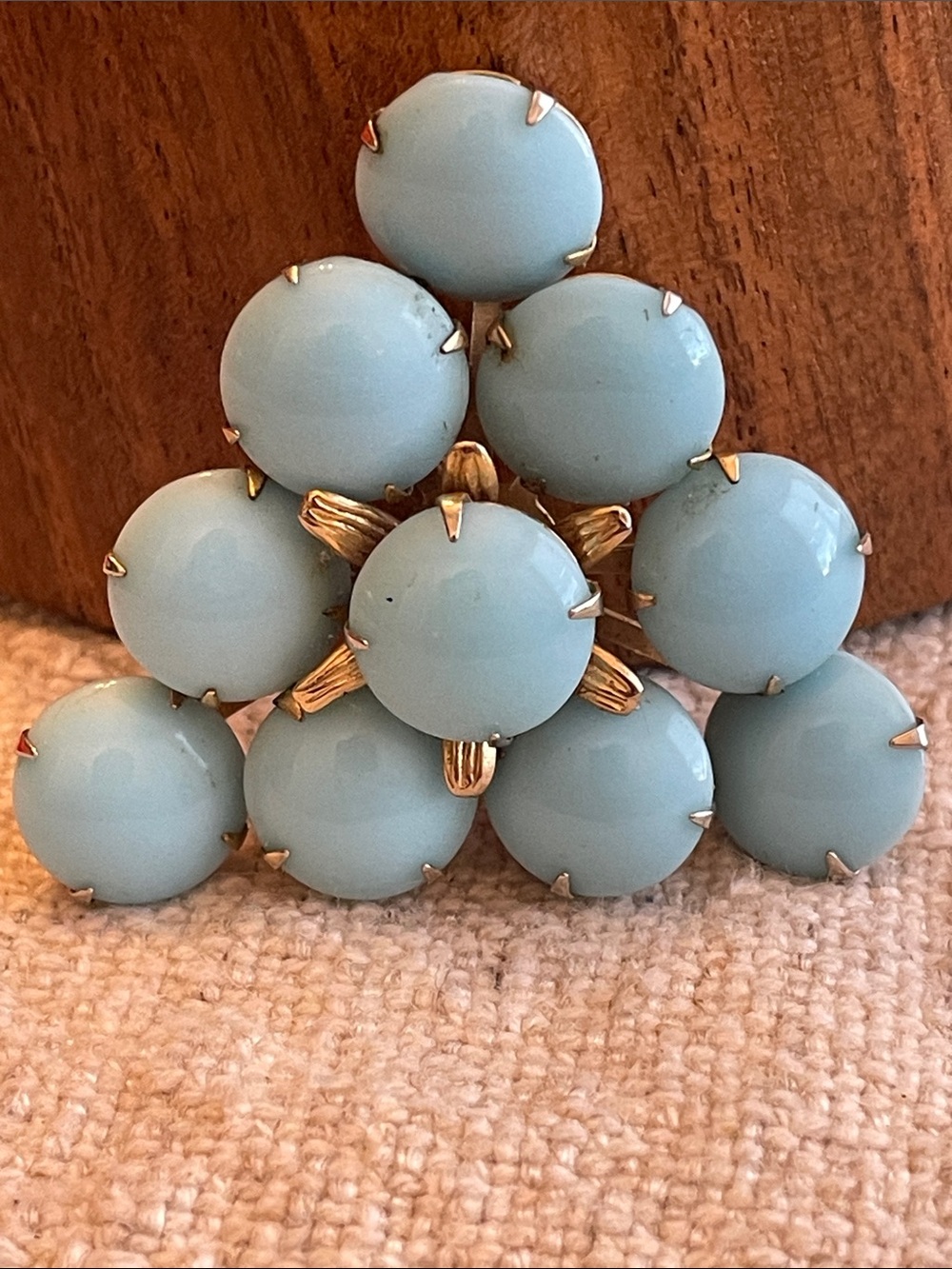 Vintage Pale Blue milk glass Cluster Brooch - Unbranded - Picture 3 of 5